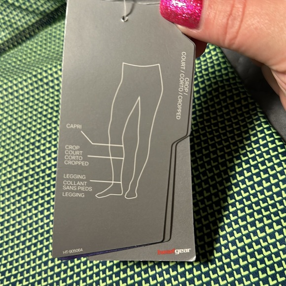 Under Armour Ladies Capri Leggings, NWT’s, Size XL - Picture 10 of 10